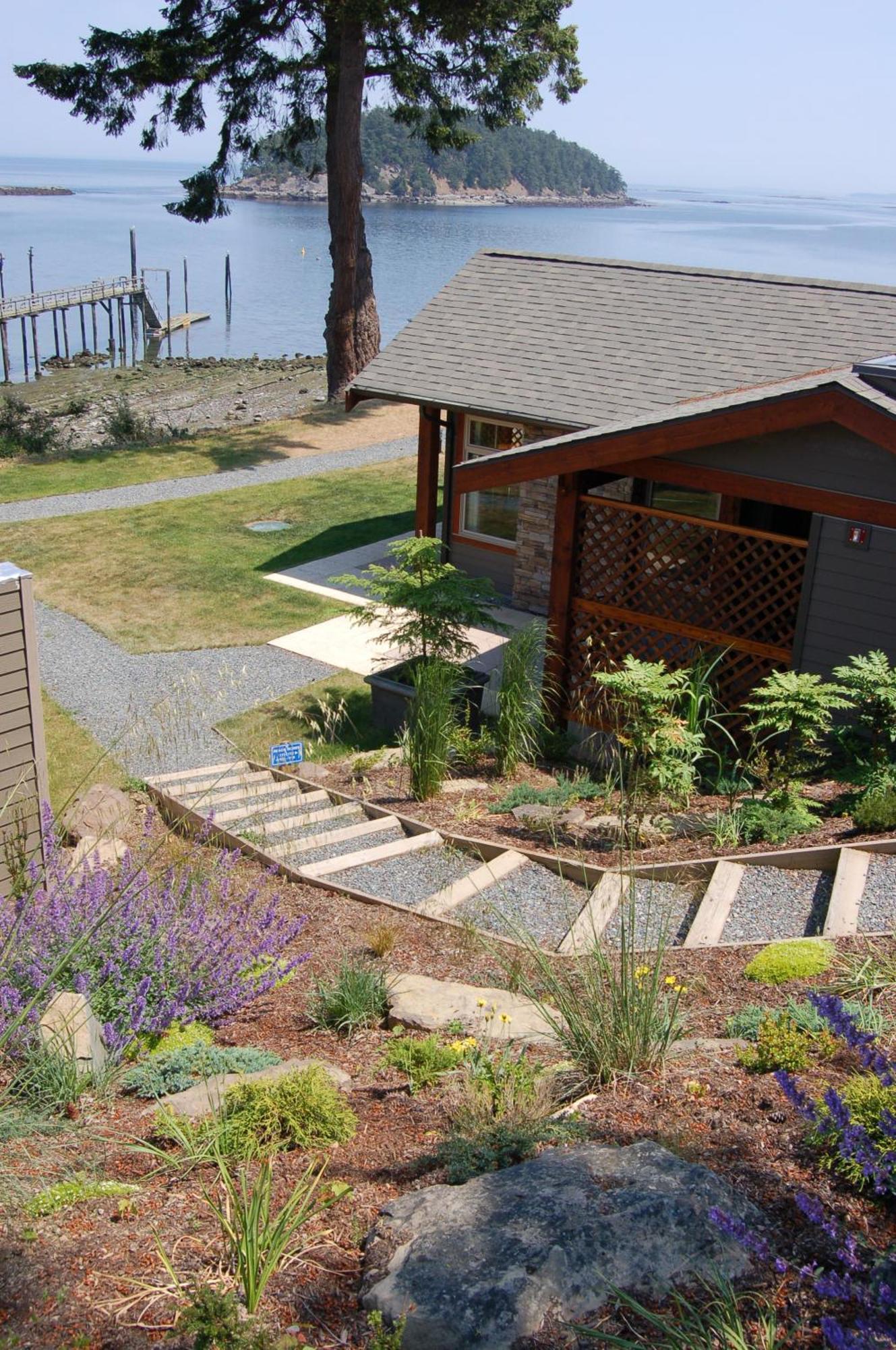 Mayne Island Resort Bennett Bay Exterior photo
